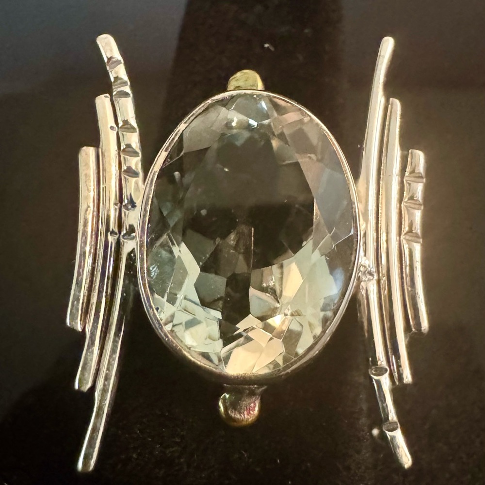 Elegant sterling silver and green amethyst Women's Ring